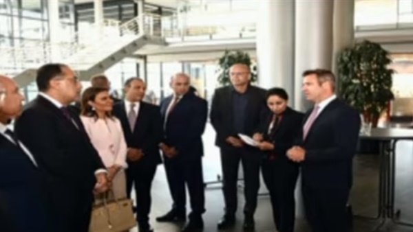 الحكومة: نقل خط إنتاج مرسيدس من أمريكا لمصر (فيديو)