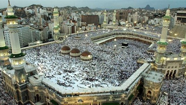 هل طقوس الحج طقوسا وثنية.. ولماذا نقبل الحجر الأسود ونطوف حول الكعبة ؟