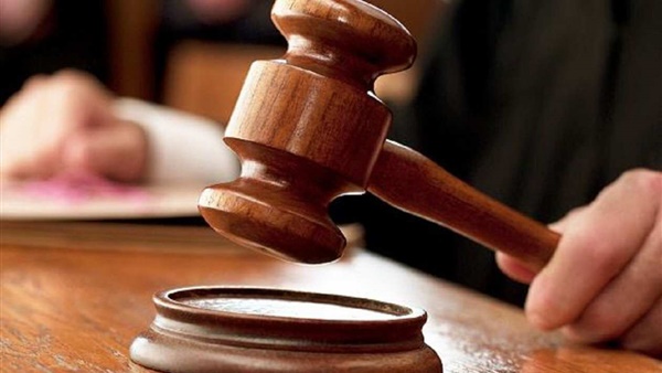 هل خيانة الزوجة تسقط من عليها الحضانة.. خبير الأحوال الشخصية يجيب