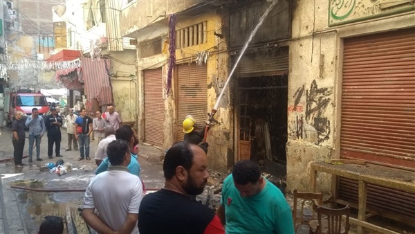 اندلاع حريق بمحل تجاري بالإسكندرية نتيجة ماس كهربائي