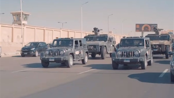 لحظة سقوط تشكيل عصابي بحيازته أسلحة نارية وذخائر بدون ترخيص في الجيزة (فيديو)