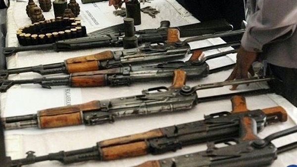 النيابة العامة تأمر بسرعة الإطلاع على تقرير فحص الأسلحة المضبوطة بحوزة 4 عاطلين فى العياط