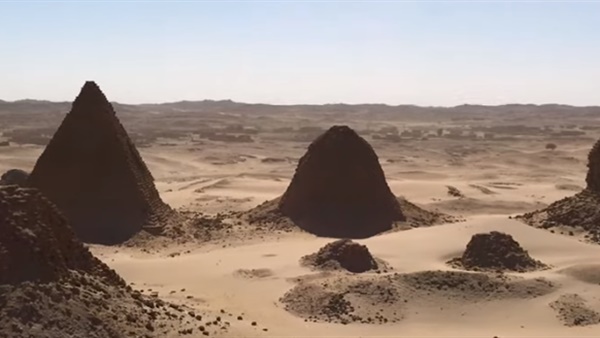 اكتشاف مقبرة فرعونية تحت الماء في السودان(فيديو)