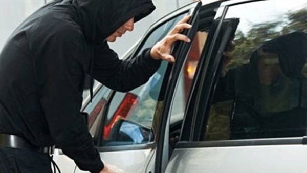 الصيدلي المنحوس.. خطفه 4 لصوص وسرقوا أمواله.. واستولى مجهولان على سيارته في نفس اليوم ببولاق الدكرور