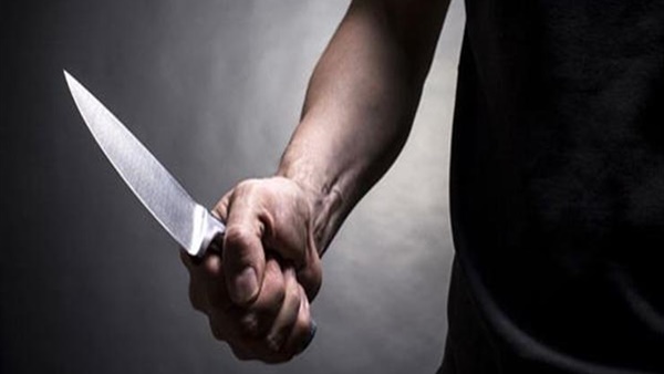 بسبب خلافات الجيرة.. جار يطعن جاره بسكين المطبخ فى المنيا