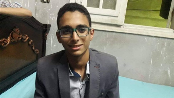 الأول على الثانوية الأزهرية بنسبة نجاح 100%: نفسي أدرس الطب في جامعة كامبريدج أو أكسفورد