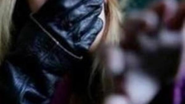 شاب يخطف فتاة ويغتصبها فى الشارع تحت تهديد السلاح