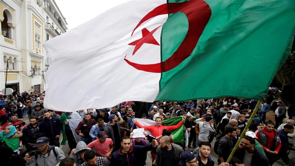 تحت شعار ما زلنا صامدين.. انطلاق الجمعة 22 من الحراك الجزائري (فيديو)