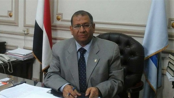 الدكتور أحمد الشربيني عميد كلية آداب القاهرة