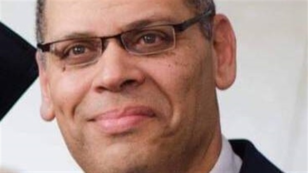 الدكتور هشام مختار حمودة