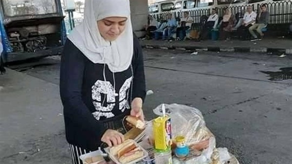 أهل مصر: إيمان فتاة السندوتشات بميدان عبد المنعم رياض.. حكاية بنت جامعية أشعلت السوشيال ميديا