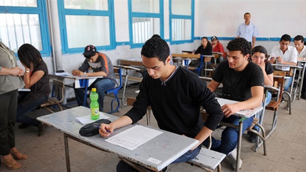الدور الثاني.. امتحان اللغة العربية والدين للثانوية العامة ببورسعيد سهل ومناسب