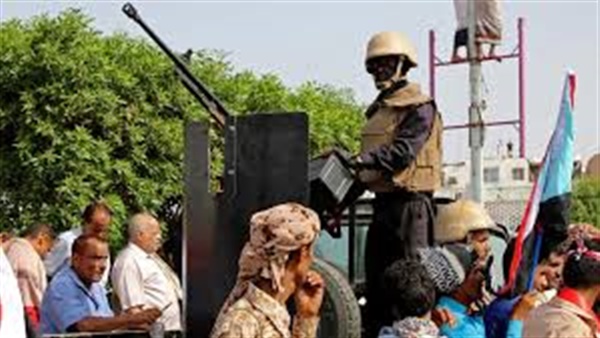 الانفصاليون اليمنيون يخلون المباني الحكومية في عدن.. هل انتهت الأزمة في البلد المنكوب؟