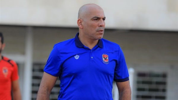 محمد يوسف يجتمع مع محمود وحيد في مران الأهلي المسائي