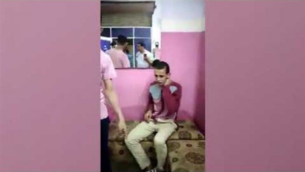 تعذيب معاق ذهنياً داخل صالون حلاقة بالشرقية
