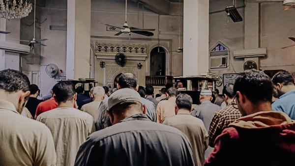 فصل الكهرباء عن مسجد في كوم حمادة أثناء الصلاة.. والأوقاف ترد: الكارت لم يشحن