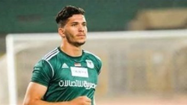 عمرو زكي
