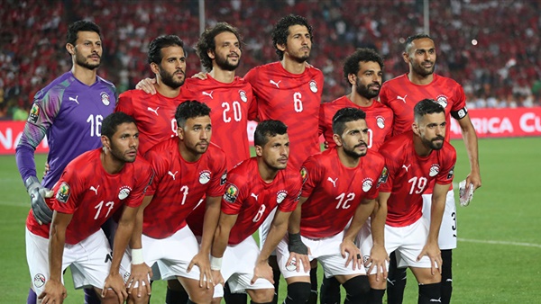 حسن شحاتة الأقرب.. 5 أسماء تقترب من تولي مهمة تدريب منتخب الفراعنة