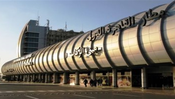 ضبط راكب حاول تهريب 59 ألف درهم إماراتي في مطار القاهرة