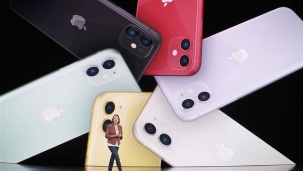 أسعار هواتف آيفون 11 .. تحديات تواجه مبيعات إصدارات iphone 11 رغم انخفاض أسعارها