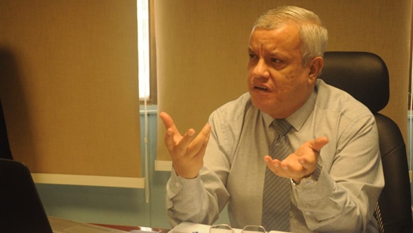 سيد بيومي: خفض أسعار الفائدة يساعد على انتعاشة أسواق المال وإنجاح الطروحات
