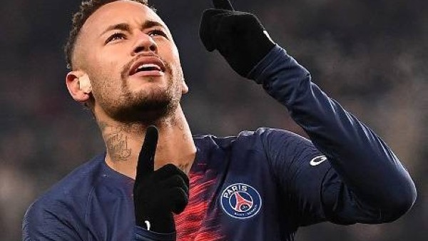 نيمار يواصل التألق.. باريس سان جيرمان يفوز على ليون في الدوري الفرنسي