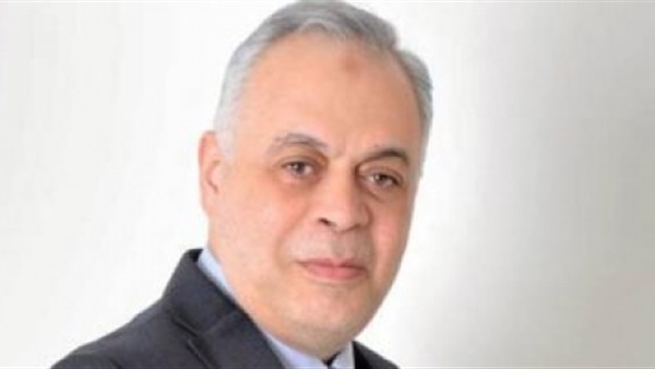 أشرف زكي يحذر الفنانين من التعامل مع منتج مسلسل نصيبي وقسمتك.. والسبب!