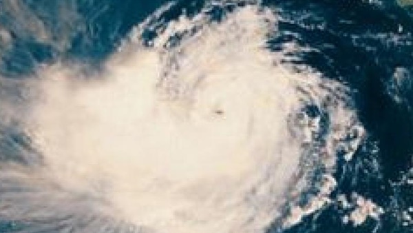 عاصفة هيكا تجتاح بحر العرب