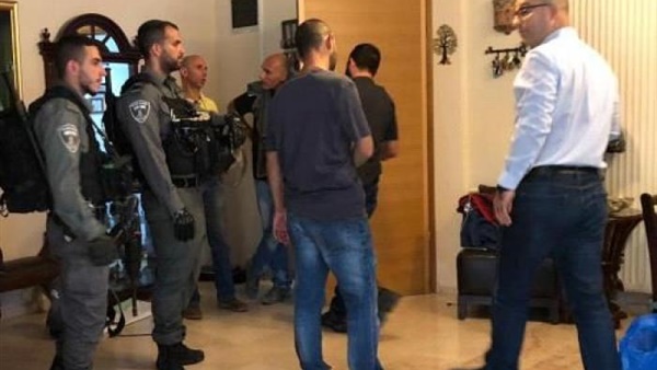 قوات الاحتلال تعتقل وزيرا شؤون القدس