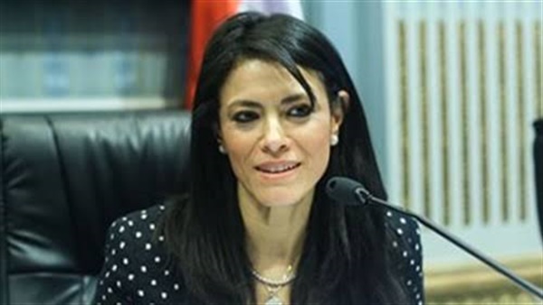 رانيا المشاط تستعرض أمام الرئيس استراتيجية التسويق والترويج السياحي