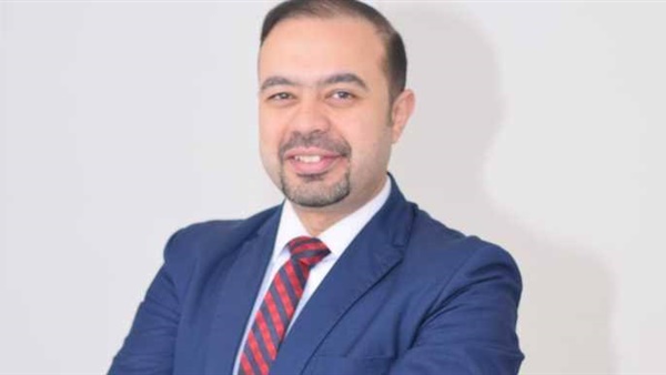 الدكتور أحمد عاصم الملا إستشارى الحقن المجهرى