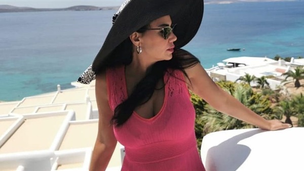 الفنانة رانيا يوسف