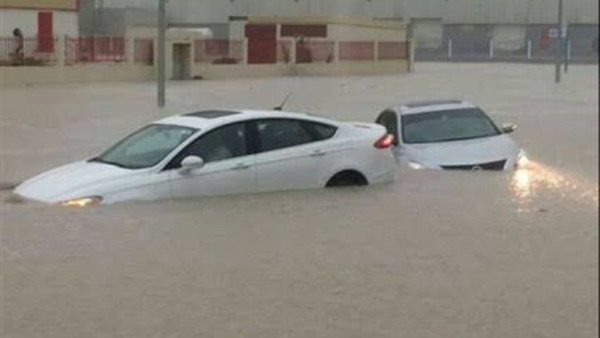 أمطار غزيرة تسبب سيولًا في دبي