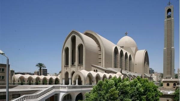 فقراء في أحضان الكنيسة.. ننشر تاريخ تفاني الباباوات في خدمة مساكين الأقباط.. كيرلس خصص مبالغ وتواضروس أطلق اللجان والجمعيات..شنودة: