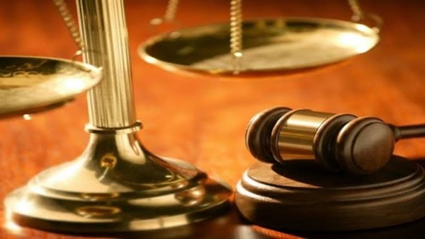 إعادة محاكمة أمين شرطة و4 أفراد بتهمة احتجاز وكيل نيابة و3 ضباط