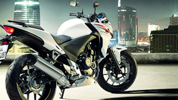 تريومف تقدم دراجتها النارية Street Triple RS الجديدة