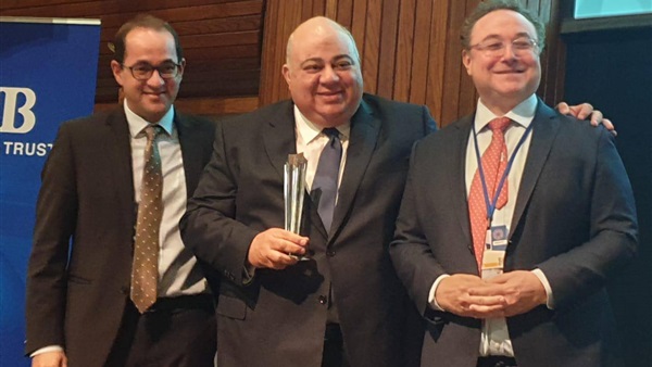 تكريم وحدة إدارة الدين بوزارة المالية لاختيارها أفضل أداء في الشرق الأوسط