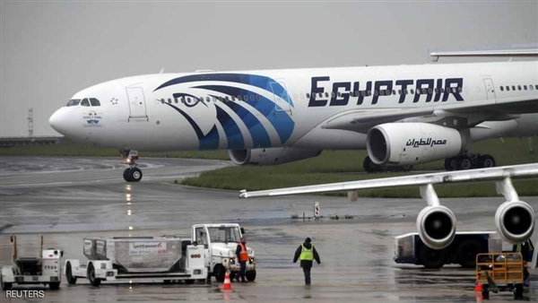 مصر للطيران تعفي عملائها المتأخرين عن رحلات اليوم من الغرامة بسبب سوء الأحوال الجوية