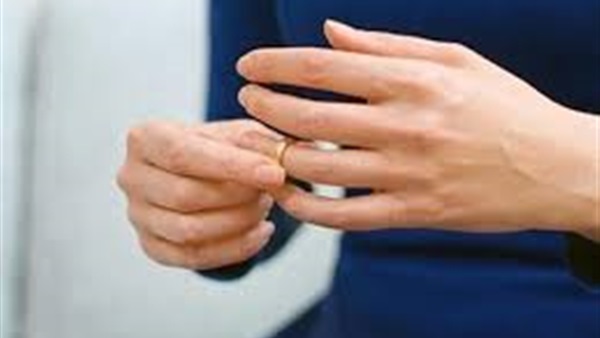 إيناس لـقاضي الأسرة: جوزي عايزني أعاشر رجل أعمال كويتي عشان يترقى