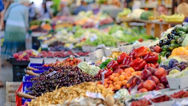 زكاة العروض هذا هو الاختلاف بينها وبين زكاة الزروع وحكم إخراجها في شكل بضائع