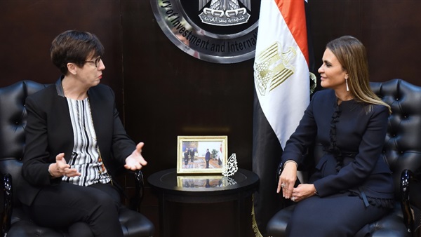 خلال استقبال سحر نصر لها.. سكرتيرة قمة أفريقيا - فرنسا تشيد بالتجربة المصرية فى البنية الأساسية
