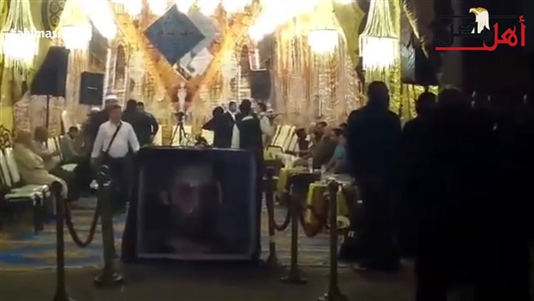 أهالي الزقازيق بالشرقية يتوافدون على عزاء هيثم أحمد زكي (فيديو)