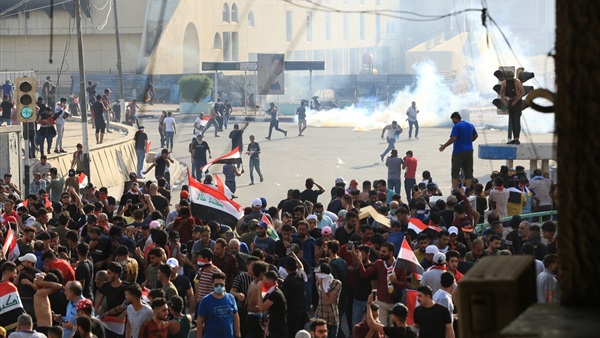23 قتيلًا و1077 مصاب حصيلة ضحايا قمع مظاهرات العراق خلال 5 أيام