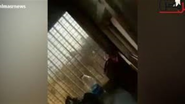 اللحظة الفارقة .. قائد قطار يتمكن من إيقافه قبل الاصطدام بشخص يحاول الانتحار في القاهرة
