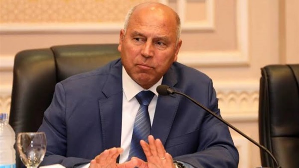 كامل الوزير يعلق على واقعة قطار الإسكندرية: الكمسري فوجيء بقفز الراكب من القطار