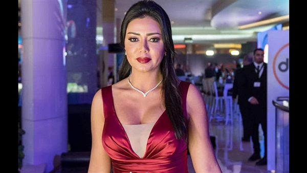 رانيا يوسف للجمهور: اشتموني معنديش مشكلة أنا مبسوطة (فيديو)