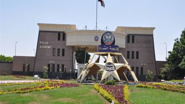شاهدوا عروض الخيالة.. أكاديمية الشرطة تستقبل عددا من طلبة وطالبات إحدى المدارس