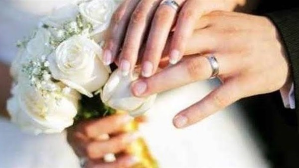 أحضرت مأذونا من المنوفية.. مذيعة تجمع بين زوجين بالعجوزة