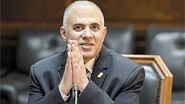 لحظة سقوط برج كهرباء الوراق