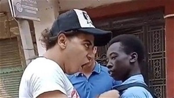 والد الطالب السوداني صاحب واقعة التنمر: ما حدث مع ابني لا يعبر عن حقيقة تعامل المصريين معنا (فيديو)